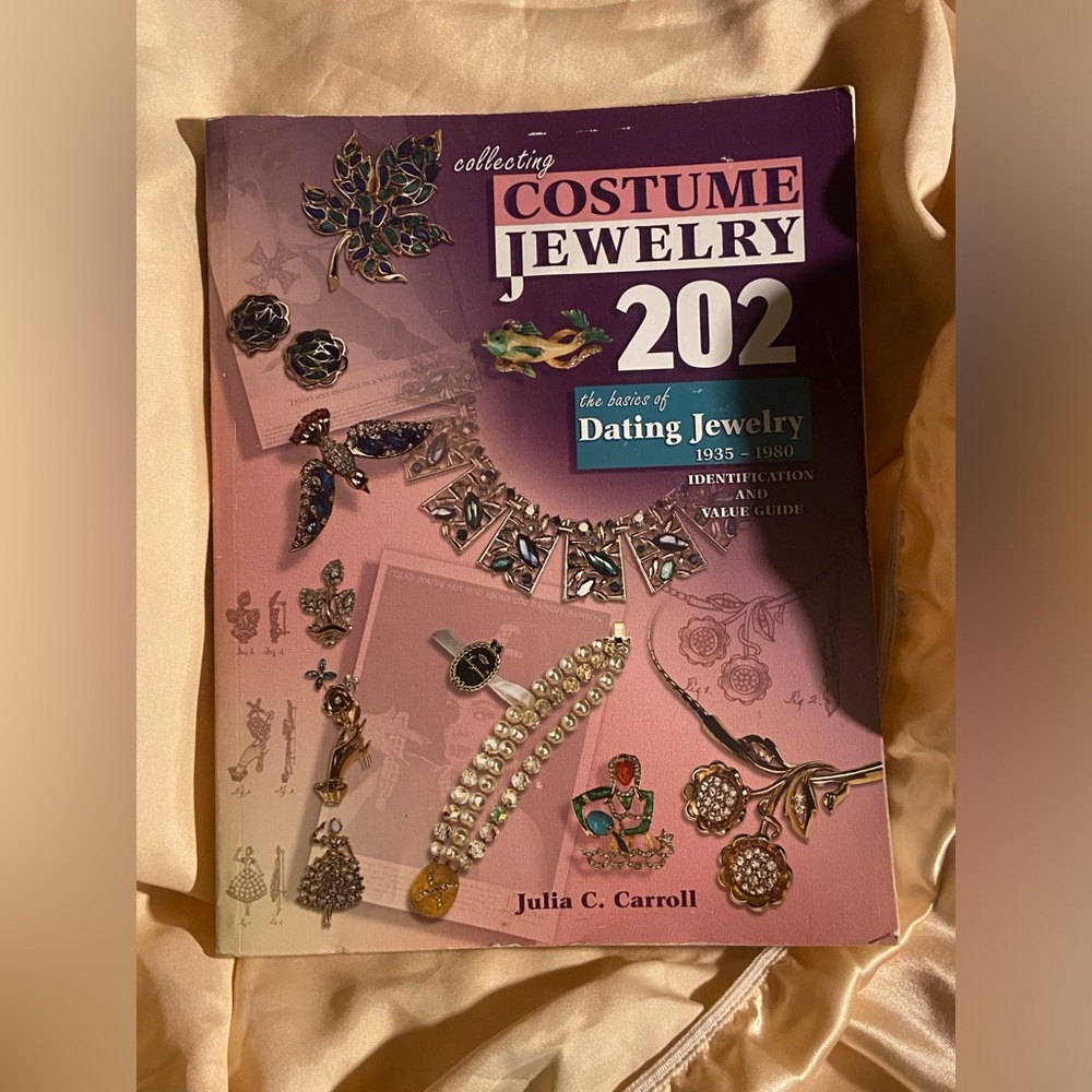 Collecting Costume Jewelry Book